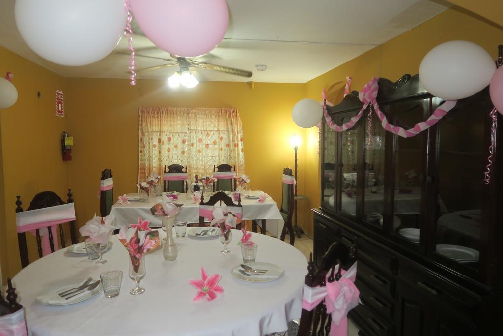 Enchanted Villas Inn 蒙特哥贝 外观 照片