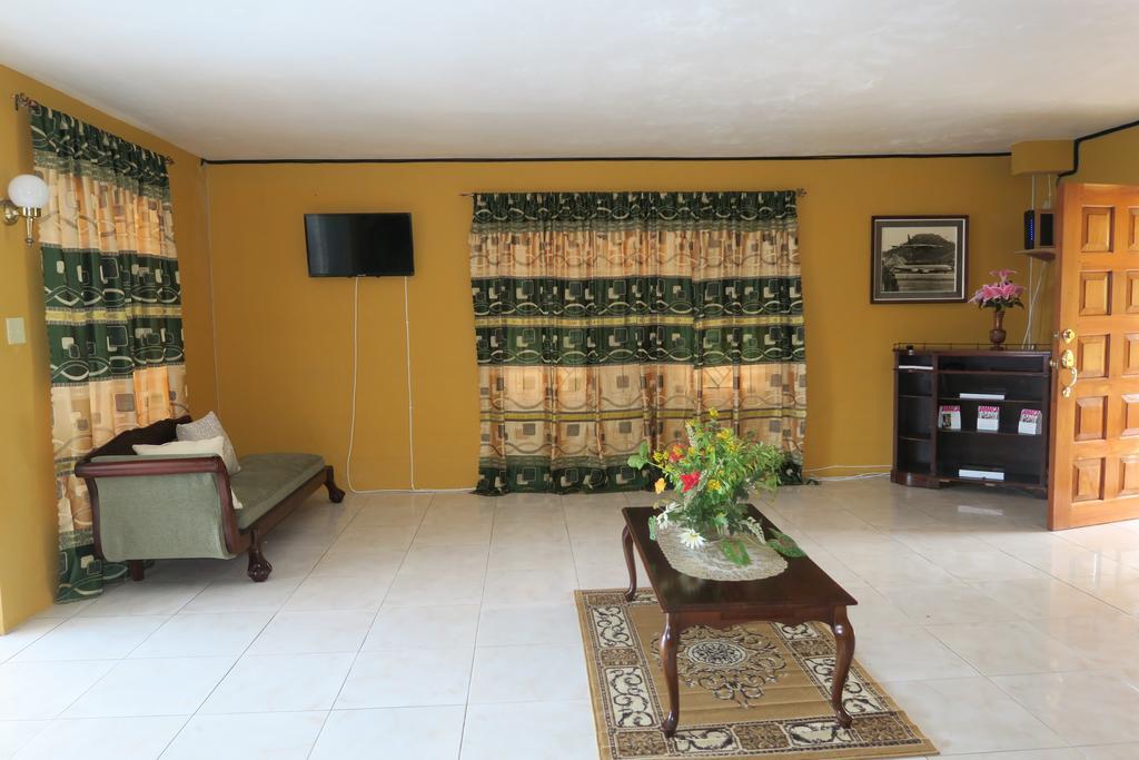 Enchanted Villas Inn 蒙特哥贝 外观 照片