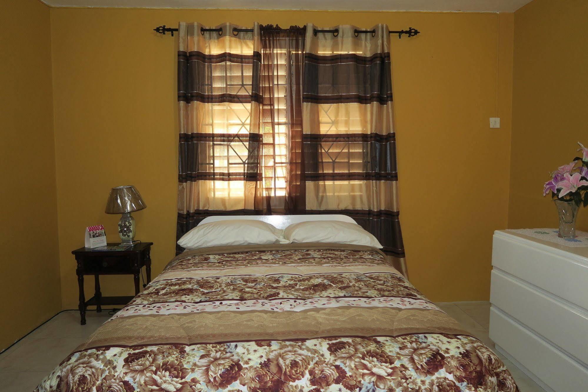Enchanted Villas Inn 蒙特哥贝 外观 照片