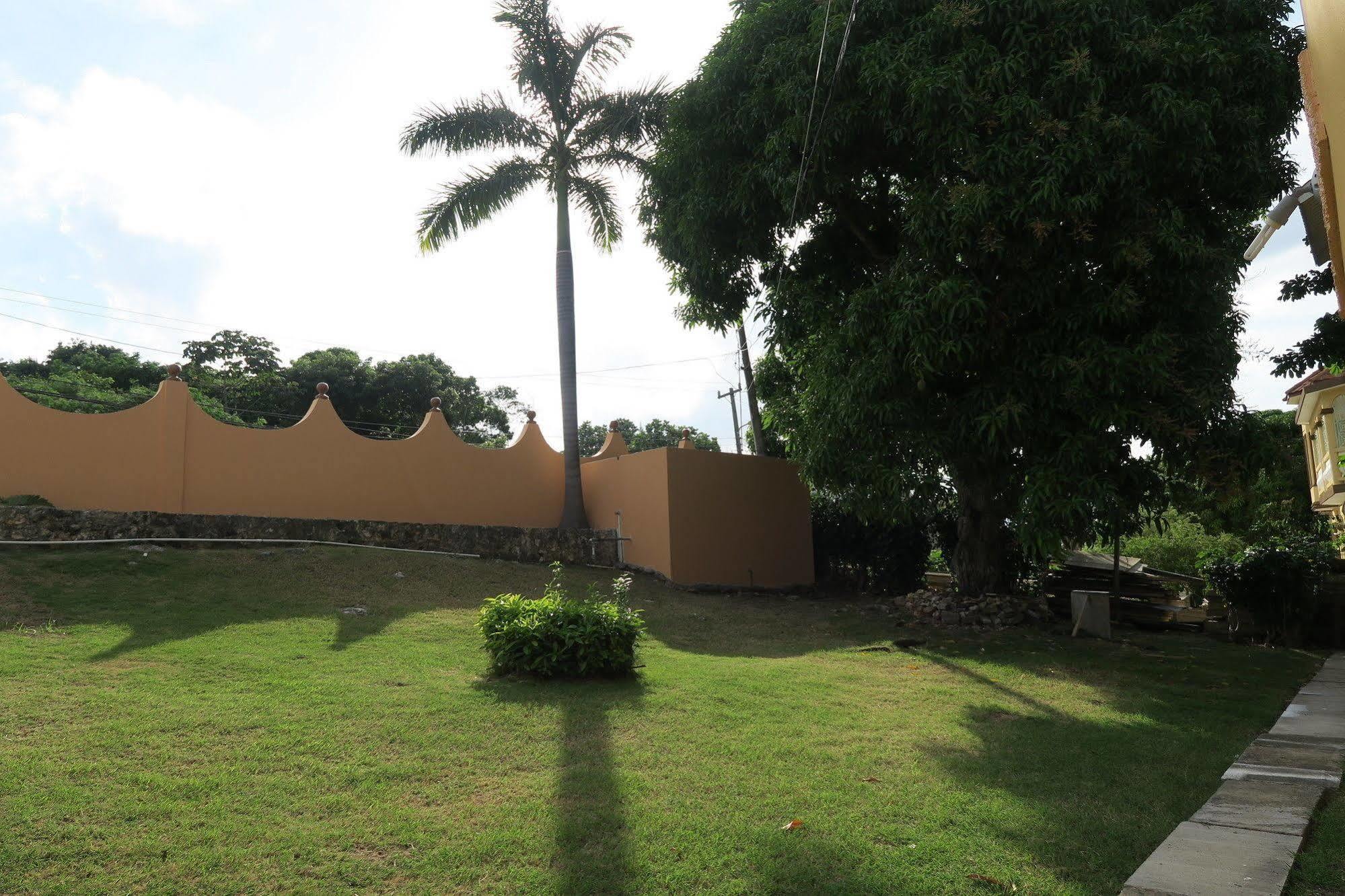 Enchanted Villas Inn 蒙特哥贝 外观 照片