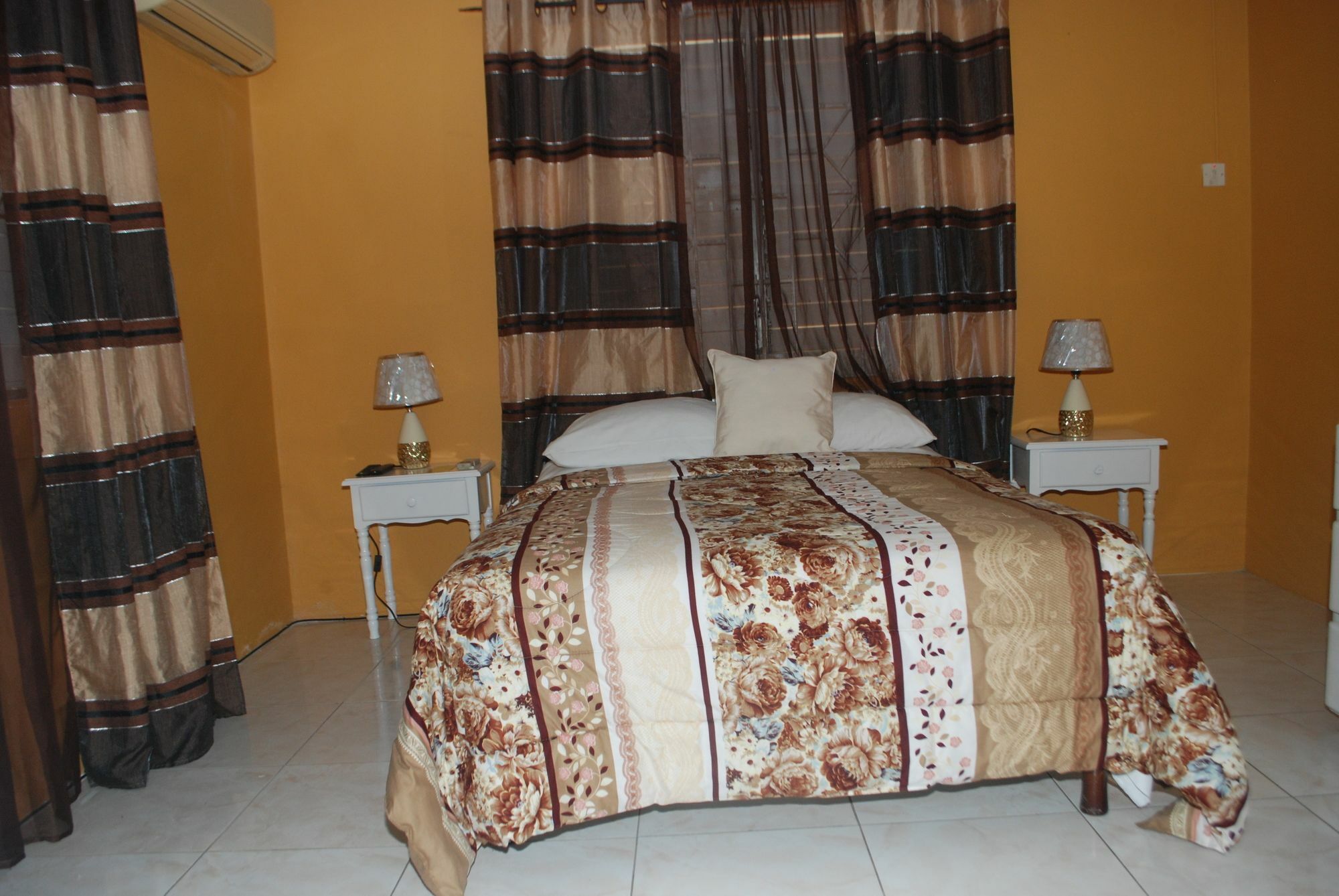 Enchanted Villas Inn 蒙特哥贝 外观 照片